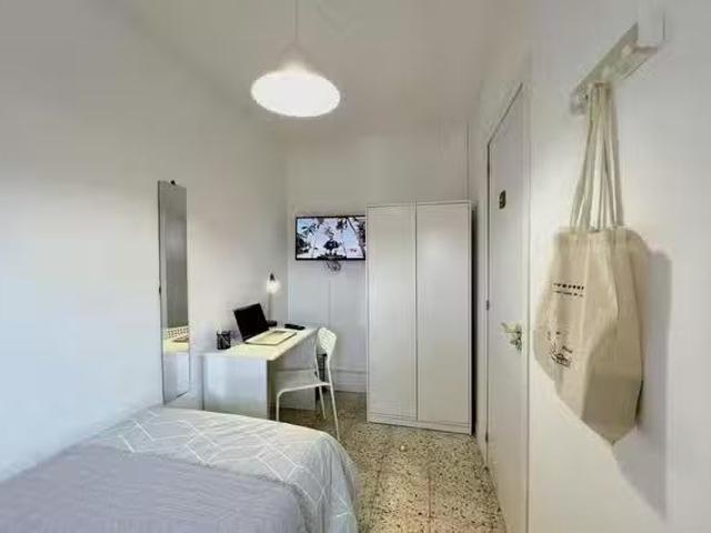 ¡Renta! Habitación en Calle de Camarena, Aluche