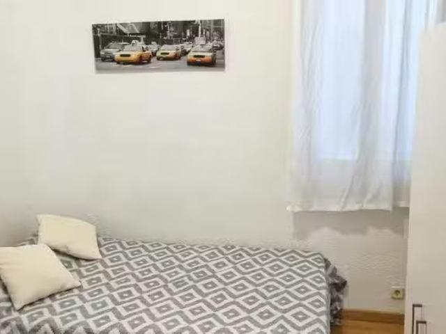 ¡Oferta! Habitación en Calle de Ferraz, Argüelles
