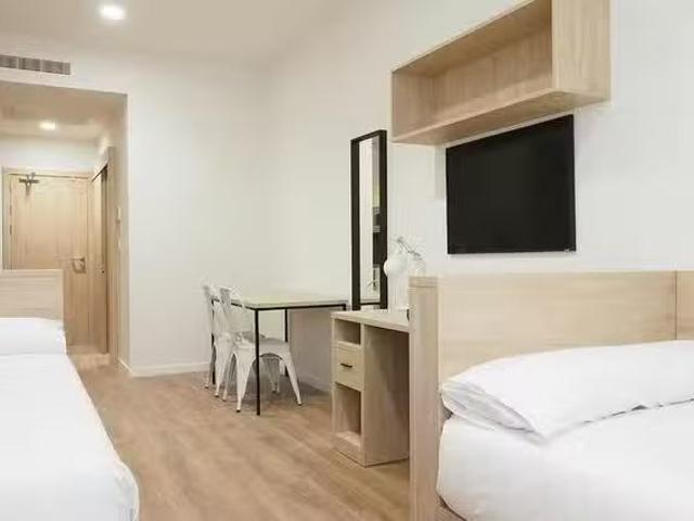 Encantador Habitación en Calle de Francisco Sancha, Valverde