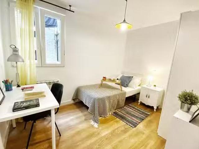 ¡En alquiler! Habitación en Calle de Illescas