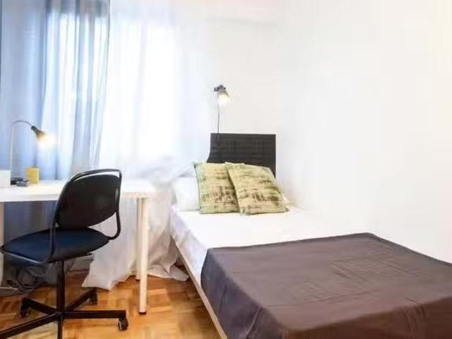 ¡Oferta! Habitación en Calle de José Silva