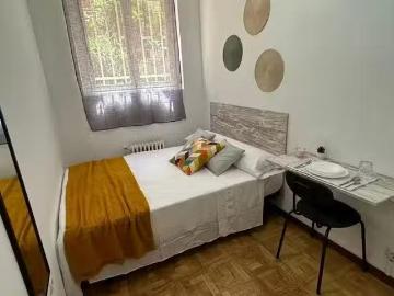 Bonito Habitación en Calle de la Infanta Mercedes, Tetuán
