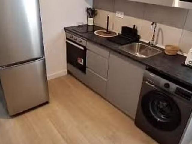 ¡Recién llegado! Habitación en Calle de la Redondilla