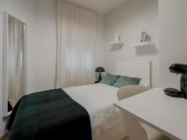 Acogedor Habitación en Calle de Pérez Ayuso, Chamartín