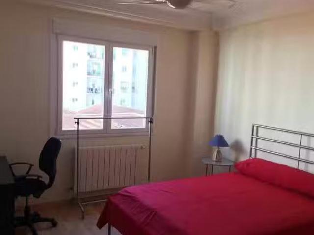 Acogedor Habitación en Calle de Rafael de Riego, Arganzuela