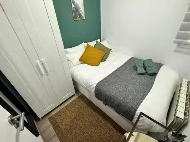 Acogedor Habitación en Calle de Rodas, Embajadores