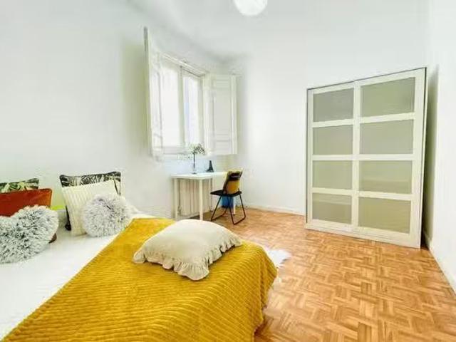 ¡Oferta! Habitación en Calle de Toledo, Palacio