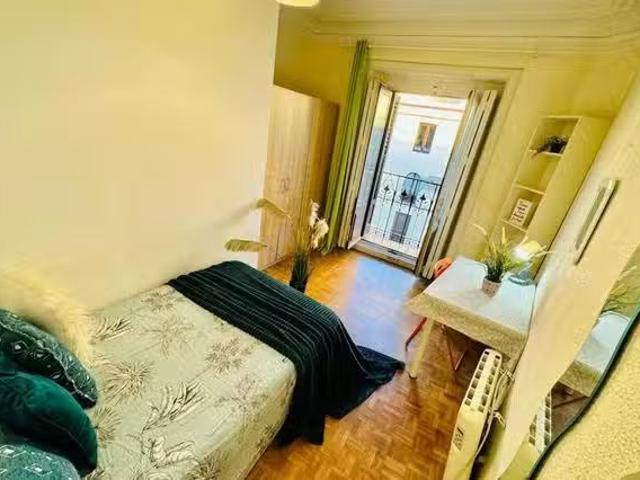 ¡Oferta! Habitación en Calle de Toledo, Palacio