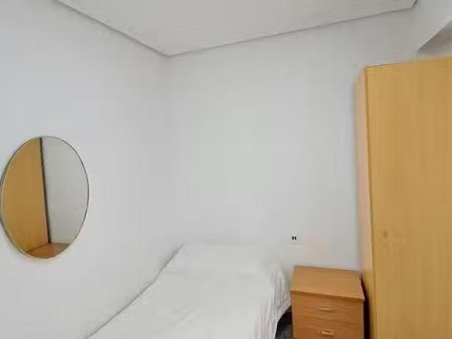 Único Habitación en Calle de Utiel, Benimaclet