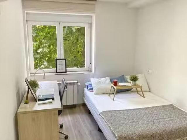 Único Habitación en Calle del Alcalde López Casero, Quintana