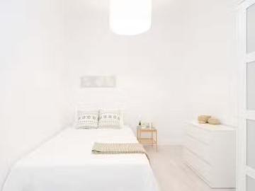 Bonito Habitación en Calle del Conde de Romanones