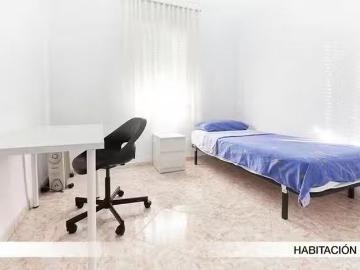 Encantador Habitación en Calle Francisco Carrera Iglesias, El.