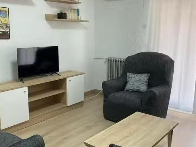 Único Habitación en Calle Gregorio García Arista, El Rabal