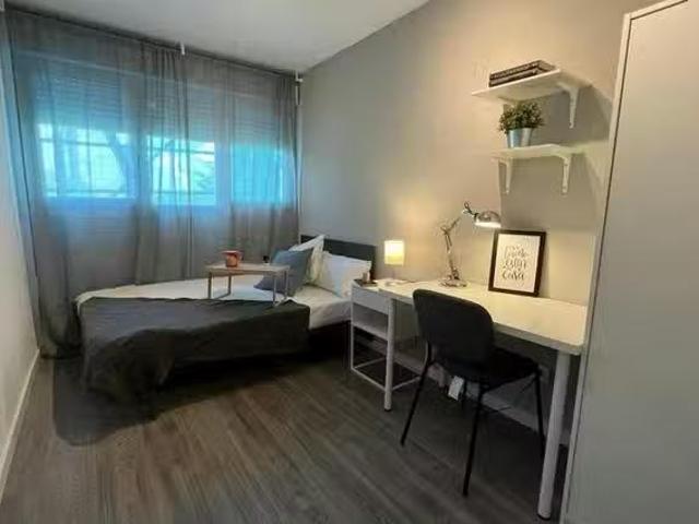 ¡Oferta! Habitación en Calle Illescas, Aluche