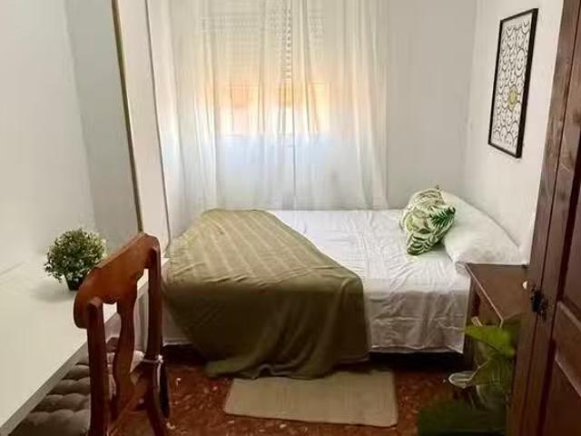 Único Habitación en Calle Juan de la Encina