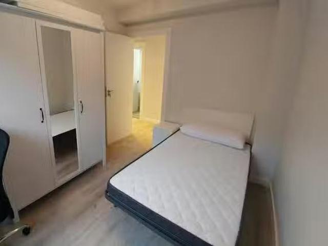 ¡Oferta! Habitación en Calle Jaime Ballesteros Herrerín, Las F.