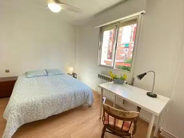 ¡En alquiler! Habitación en Calle Pedroches, Puente de Vallecas