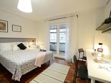 Acogedor Habitación en Calle Pintores Zubiaurre, Ametzola