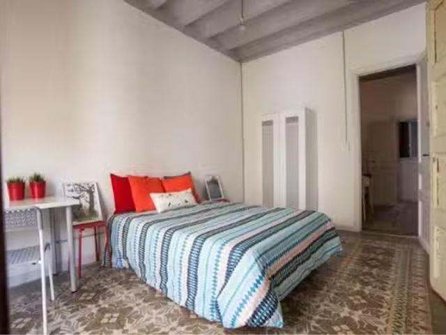 Encantador Habitación en Carrer Ample