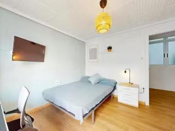 ¡Recién llegado! Habitación en Carrer Antonio Machado, El Pla.