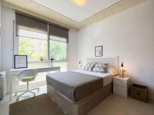 ¡Oferta! Habitación en Carrer de Canalejas, Sants Badal