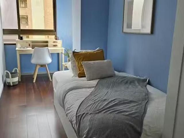 Encantador Habitación en Carrer de la Guàrdia Civil, Benimaclet