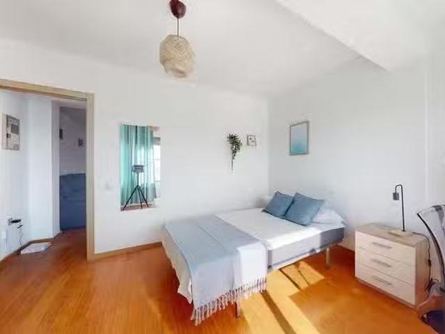 ¡Recién llegado! Habitación en Carrer de les Filipines