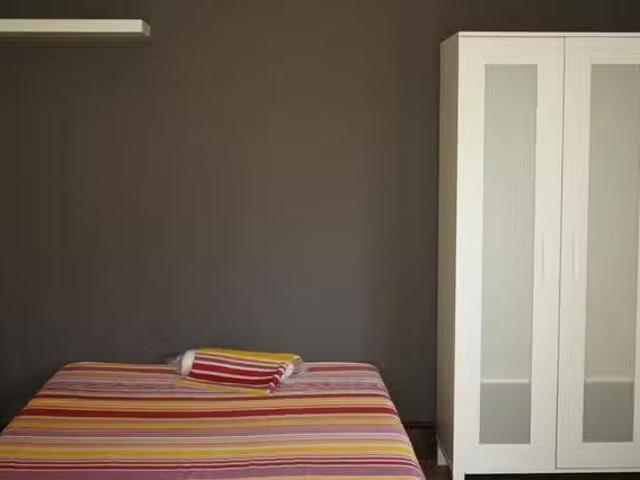 Bonito Habitación en Carrer de les Jonqueres, Sant Pere Santa.