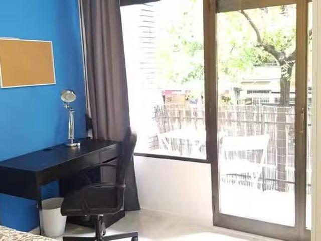 Barato Habitación en Carrer de Mallorca, El Camp de l'Arpa del.