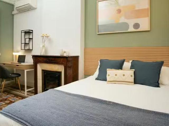 Único Habitación en Carrer de Roger de Llúria, Eixample
