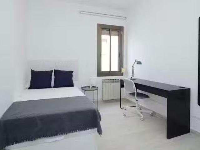 Único Habitación en Carrer de Rosalía de Castro, El Baix Guina.