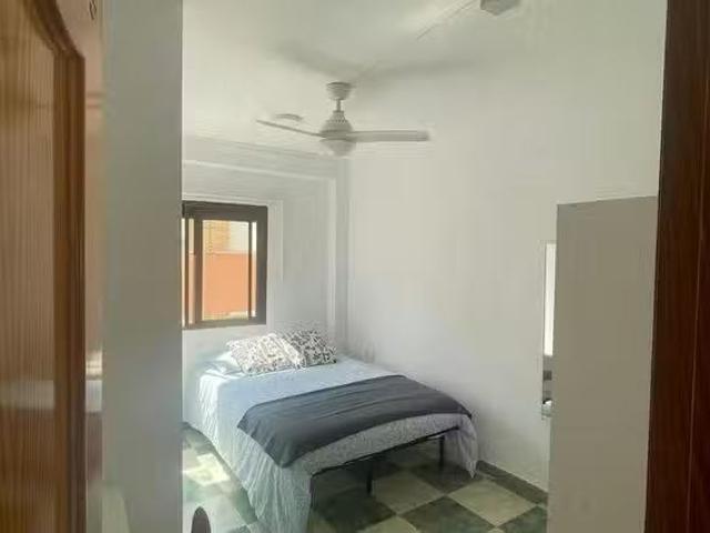 Acogedor Habitación en Carrer García Lorca