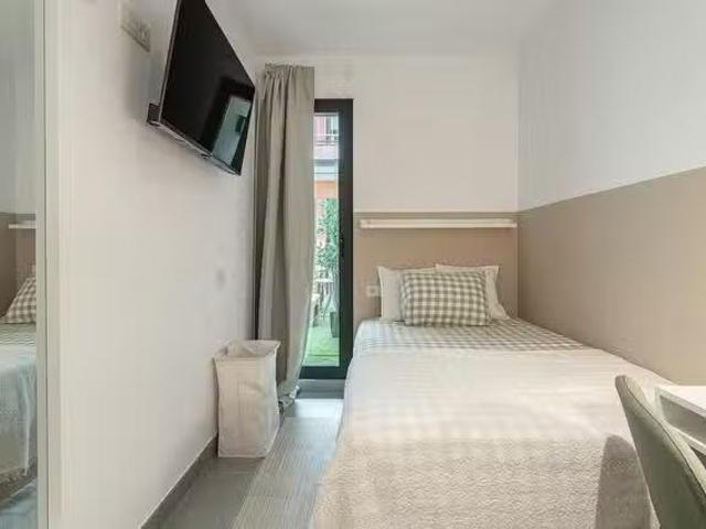 Bonito Habitación en Passatge de Paca Soler, Sants Montjuïc