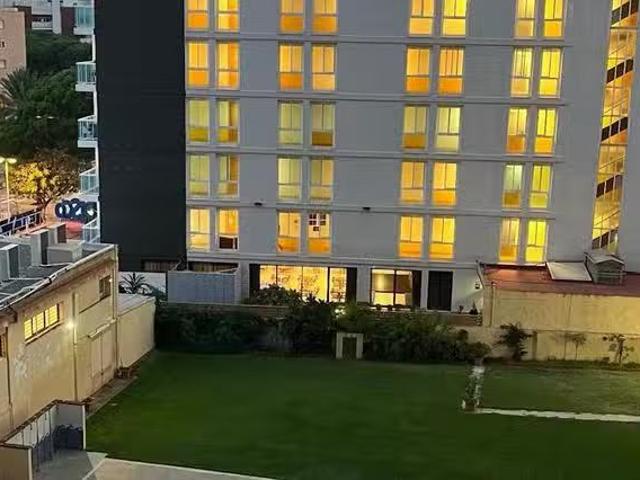 Bonito Habitación en Passeig Marítim