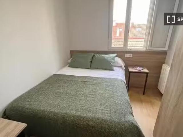 Bonito Habitación en piso compartido de 6 habitaciones en alqu.