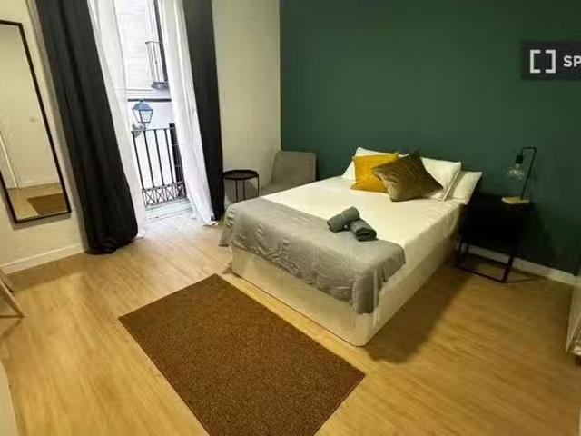 Acogedor Habitación en piso compartido en alquiler en Embajado.