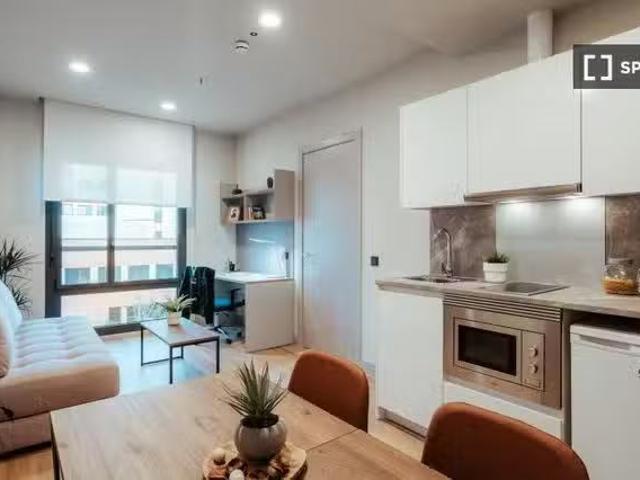 Encantador Habitación en piso compartido en El Besòs i el Mare.