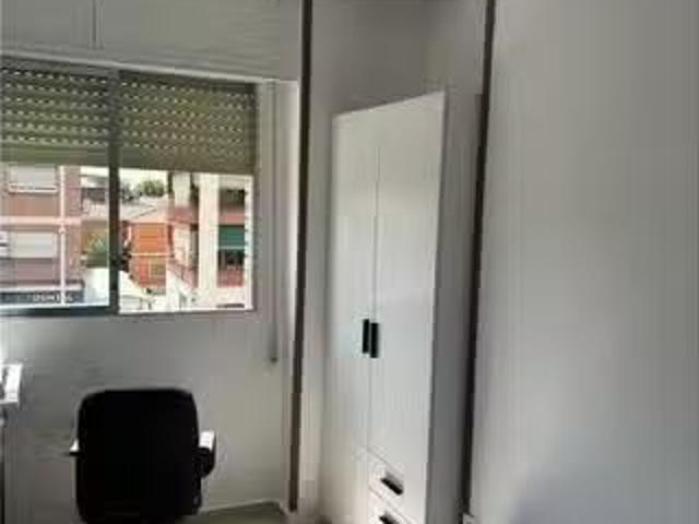 ¡Oferta! Habitación en piso compartido en Granada