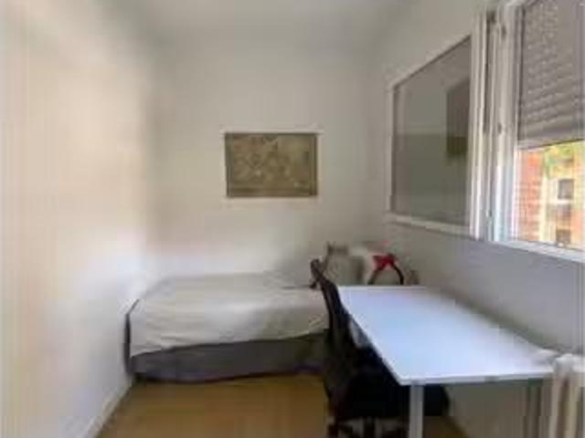 Bonito Habitación en piso compartido en Quintana, Madrid