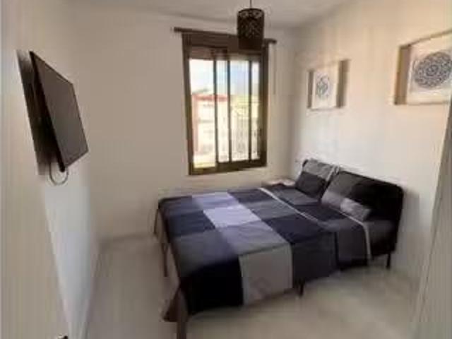 ¡Oferta! Habitación en piso de 4 habitaciones en alquiler en E.