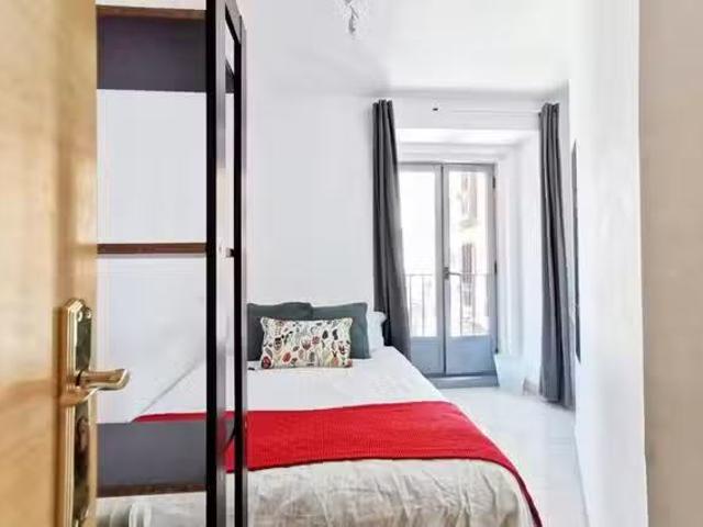 Barato Habitación en Plaza de Santa Cruz, Sol