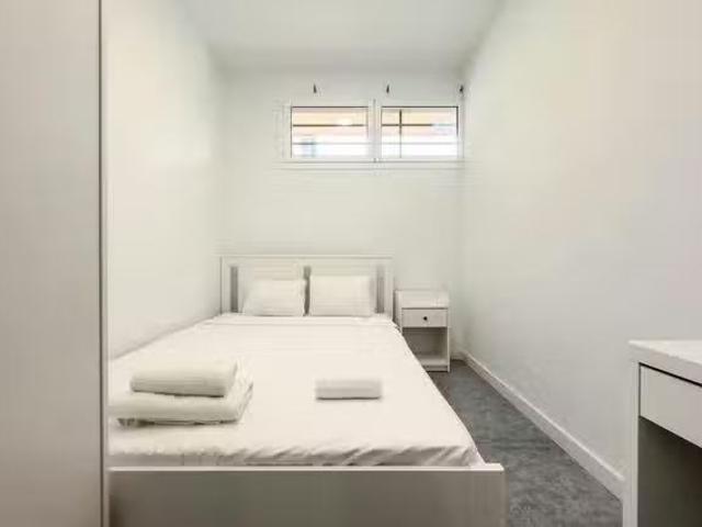 Acogedor Habitación en Riera de Can Toda, La Salut