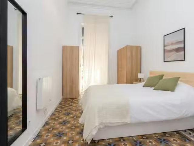 Encantador Habitación en Ronda de Sant Pere, Eixample