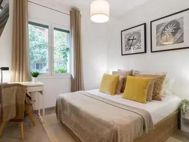 Encantador Habitación en 254 Carrer de Padilla