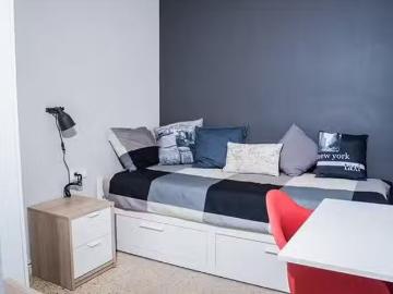 ¡En alquiler! Habitación en 485 Carrer d'Aragó