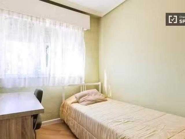 Único Habitación luminosa en piso compartido en Aravaca, Madrid