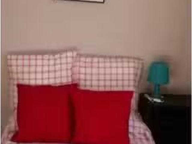 Único Habitaciones en alquiler en apartamento de 7 habitacione.