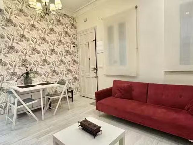 Encantador Piso de 1 habitación en Calle de García Luna, Chama.