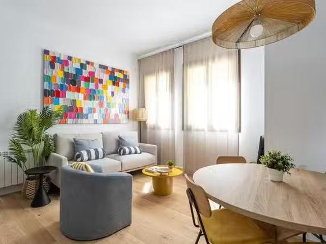 ¡Recién llegado! Piso de 1 habitación en Calle de San Mateo, J.