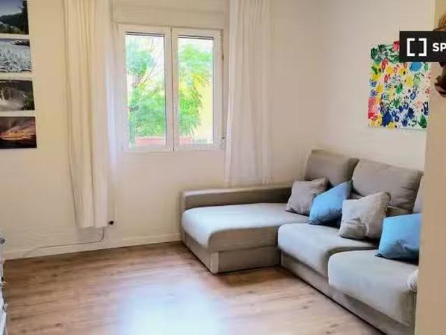 ¡Oferta! Piso de 3 habitaciones en alquiler en Les Tendetes, V.